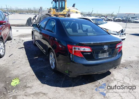 2014 Toyota Camry Se z USA, uszkodzony, nr VIN 4T1BF1FK9EU808865